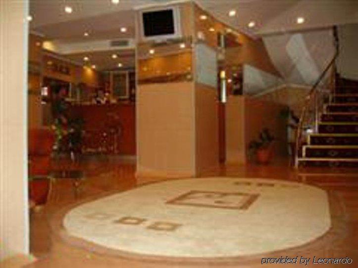 Apollonia 3*